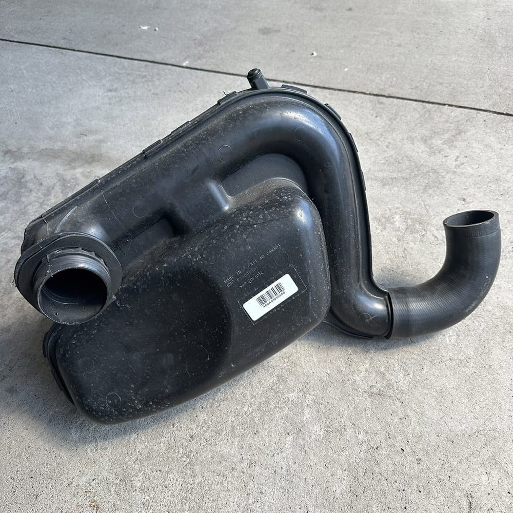 USED SEADOO RESONATOR ASSEMBLY -274001731